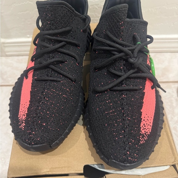 Adidas Yeezy Boost 350 V2 - Black and red “bred” or “red” size men’s 10 - Picture 2 of 6